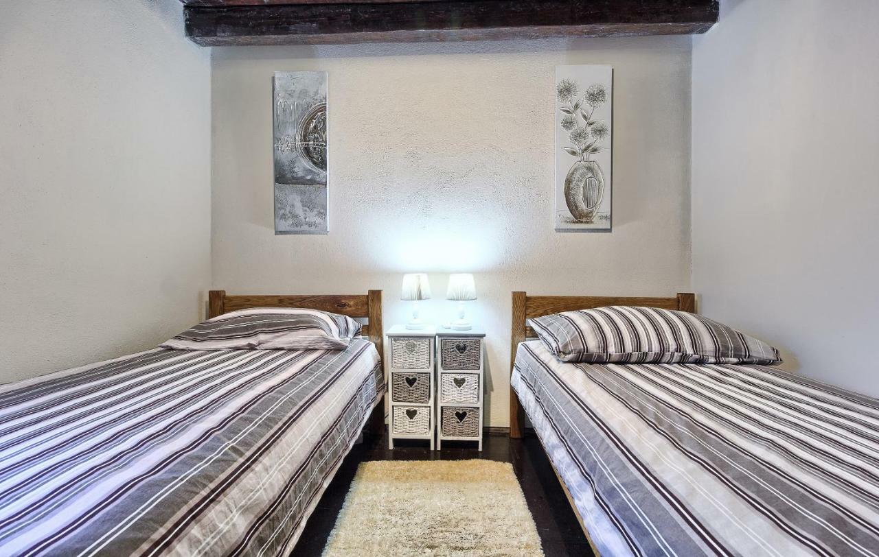 Pensjonat Dalmatia Stone House - Heated Pool Biorine Zewnętrze zdjęcie