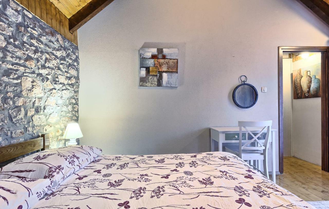 Pensjonat Dalmatia Stone House - Heated Pool Biorine Zewnętrze zdjęcie